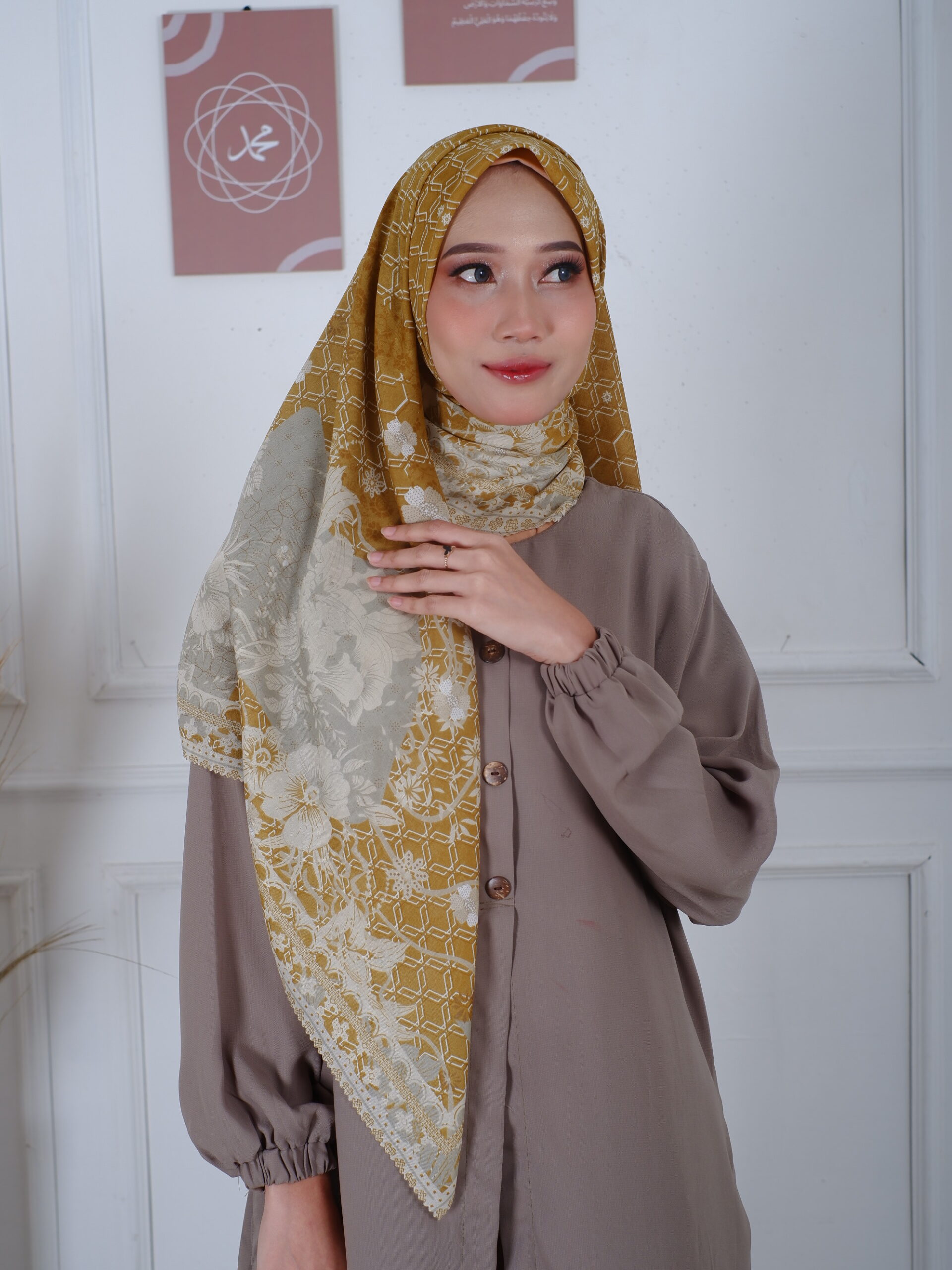 Hijab Motif : Inovasi Elegan Untuk Dunia Fashion Muslim Modern