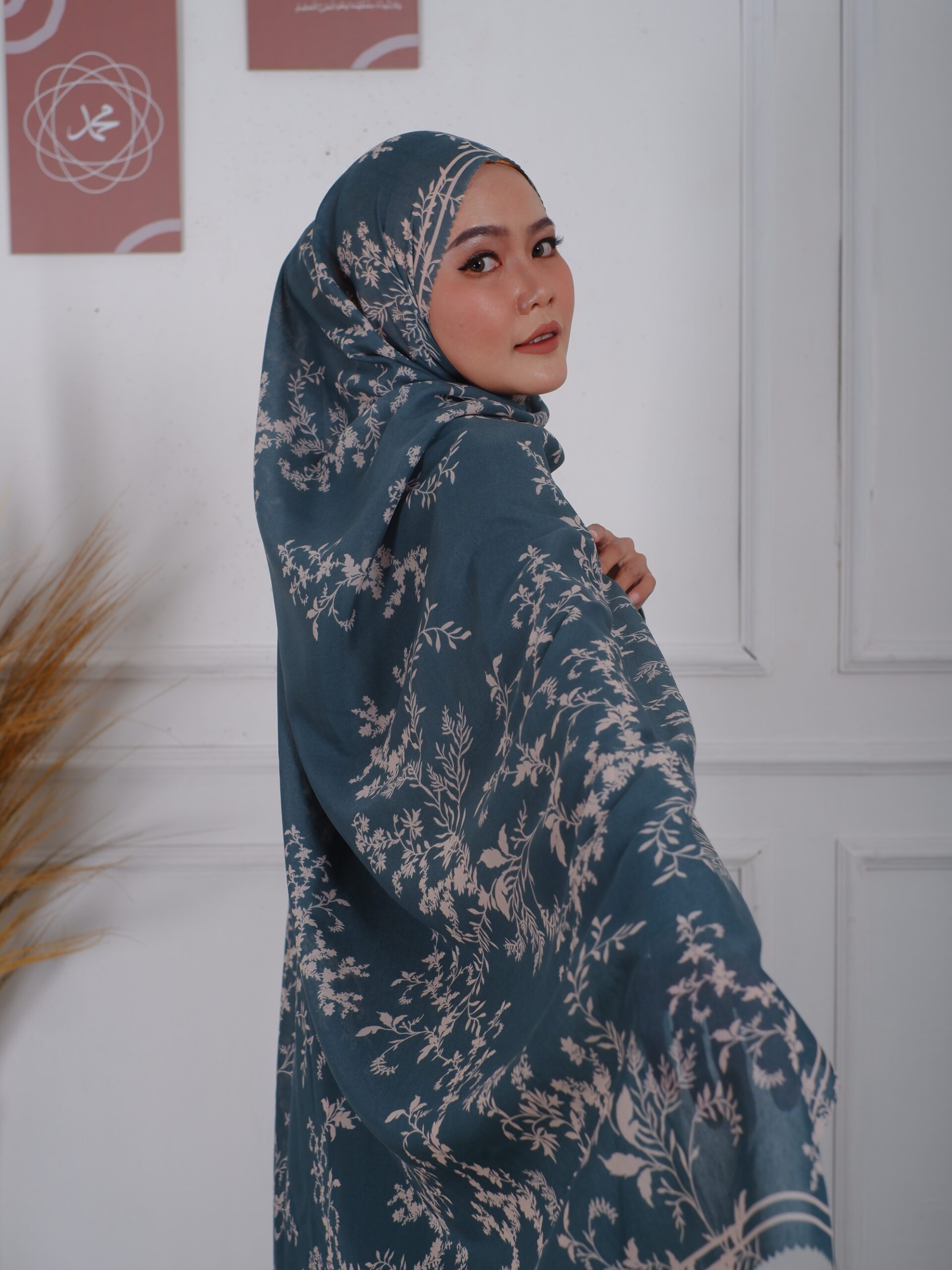 Hijab Motif : Inovasi Elegan Untuk Dunia Fashion Muslim Modern