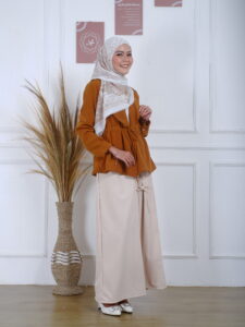 IDE OFFICE OUTFIT ALA GEN Z, LOOK SMART CASUAL YANG KECE ABIS!
